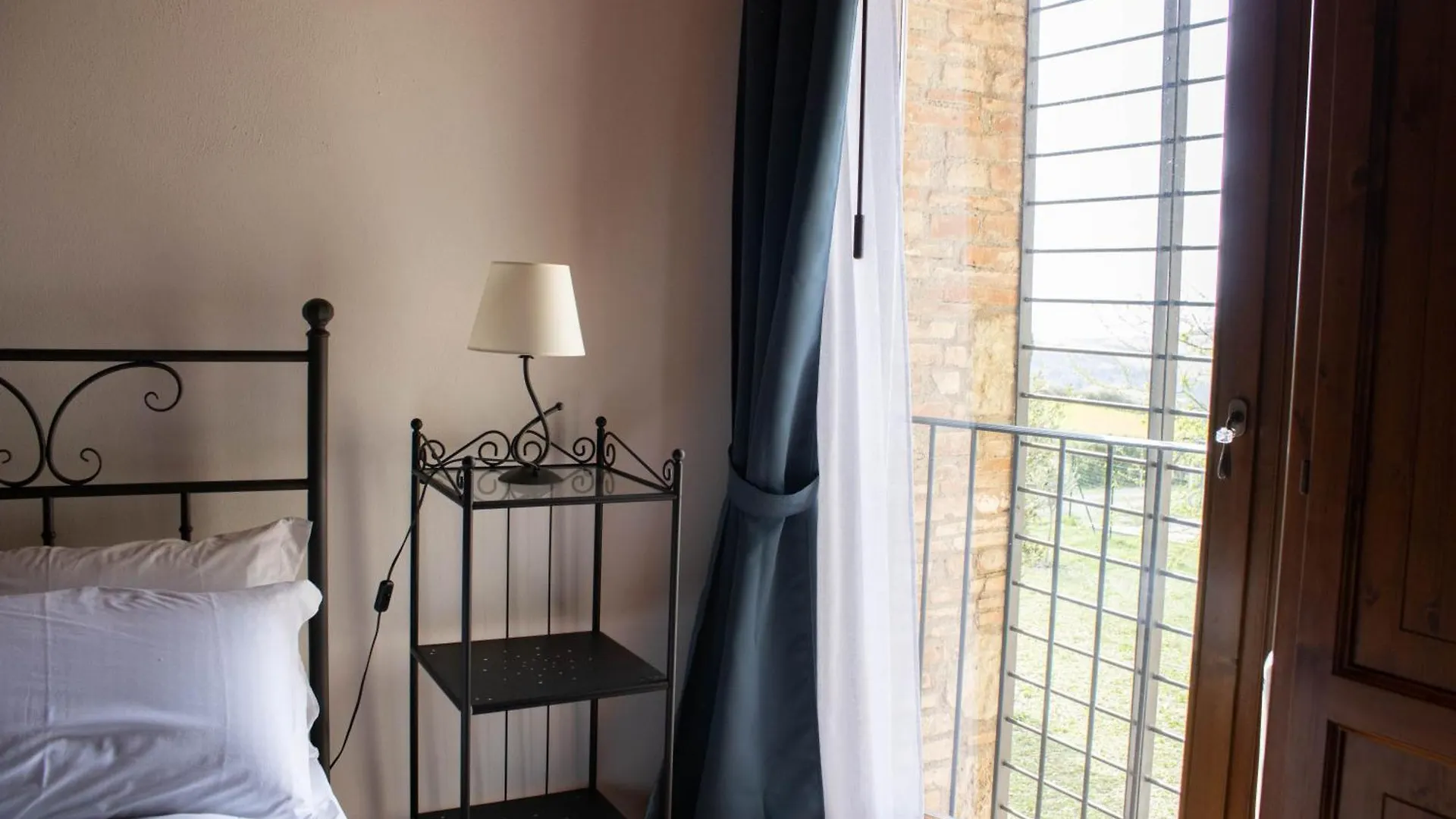 Apartment Residence La Colombaina Volterra